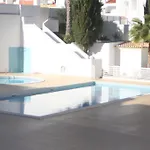 Lovely New W/ Pool Апартаменты