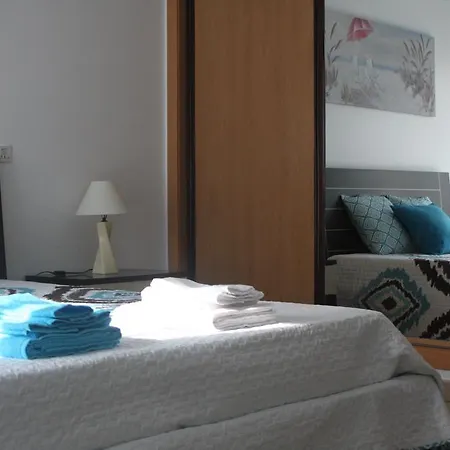Lovely New W/ Pool Apartamento *