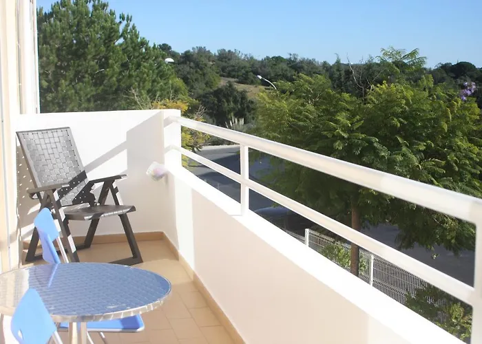 Lovely New W/ Pool Apartment