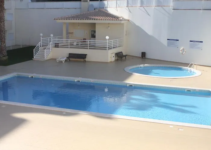 Lovely New W/ Pool *